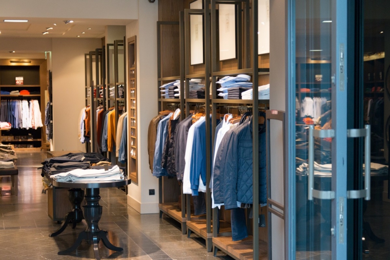 magasin-BREIL SUR ROYA-min_shop_clothes_clothing_shopping_mall_shopping_kielce_crown_poland-862477